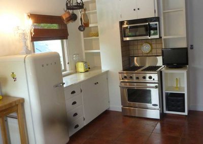 Huttons old kitchen before Hutton’s Interior Decorating